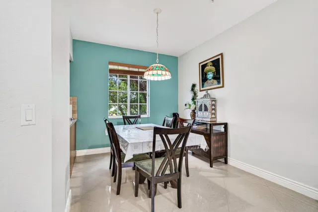  Residence photo 25