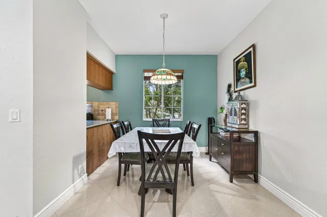  Residence photo 26