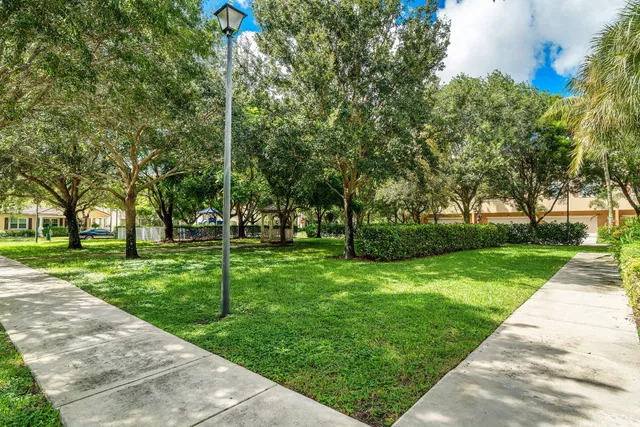  Residence photo 39
