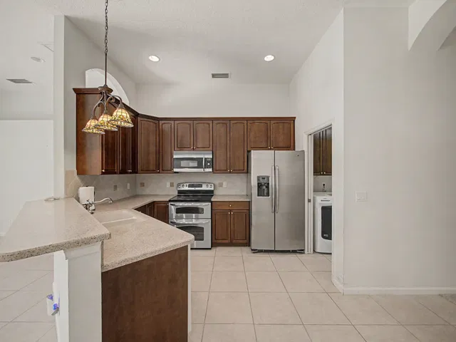  Residence photo 11
