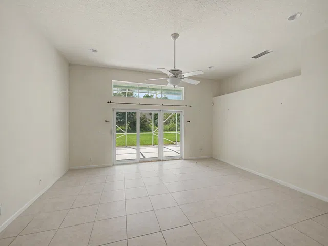  Residence photo 16