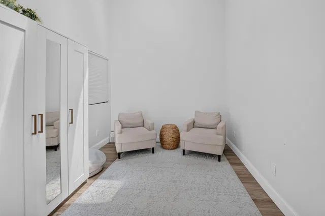  Residence photo 11