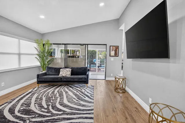  Residence photo 14