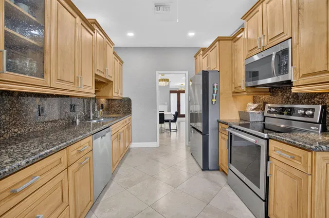  Residence photo 19