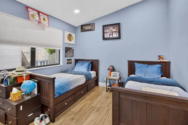  Residence photo 26