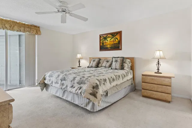 Unit 321 photo 17
