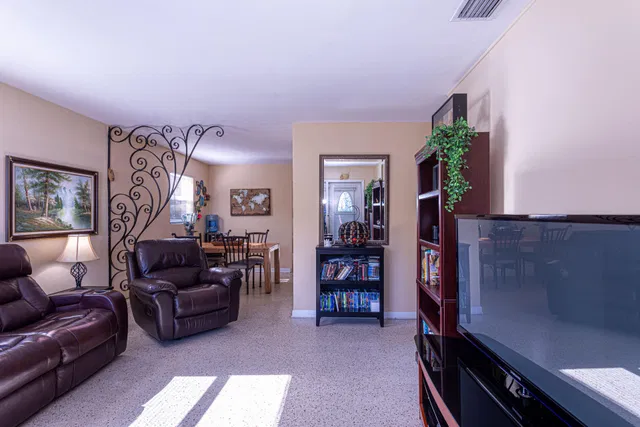 West Palm Beach Residence photo 10