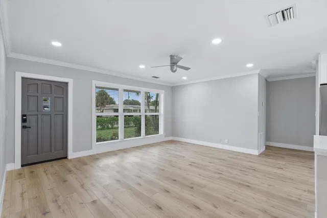  Residence photo 8