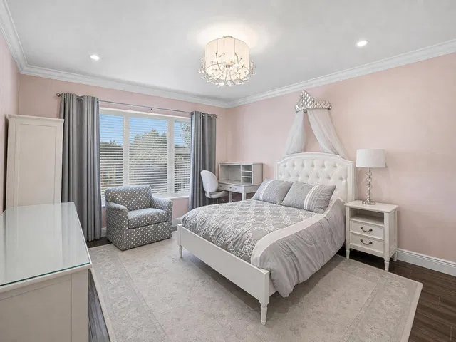 Residence photo 15