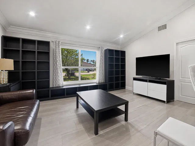 Residence photo 31