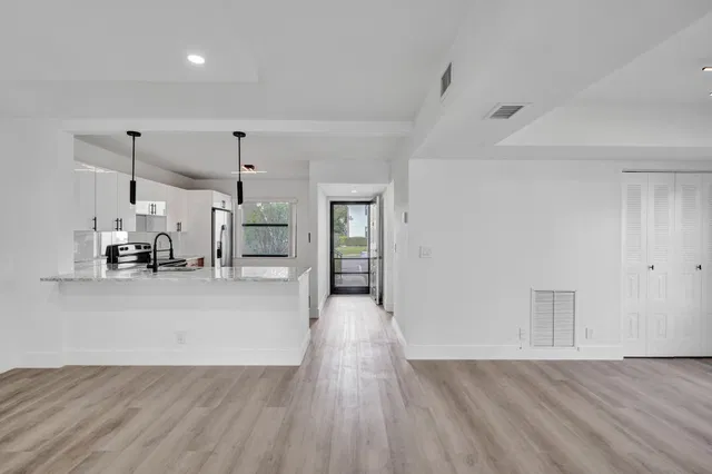 Unit 101 photo 24