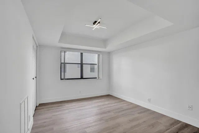 Unit 101 photo 26