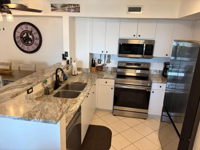 Flagler Pointe Unit 721 photo 2
