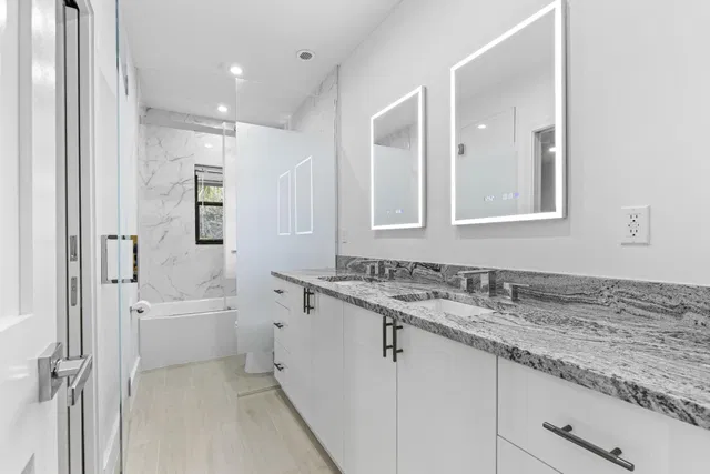 Unit C203 photo 11