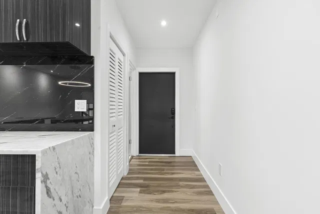 Unit C203 photo 17