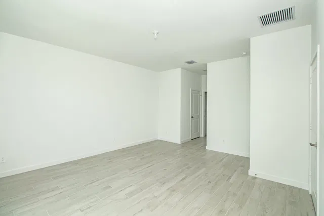  Residence photo 11
