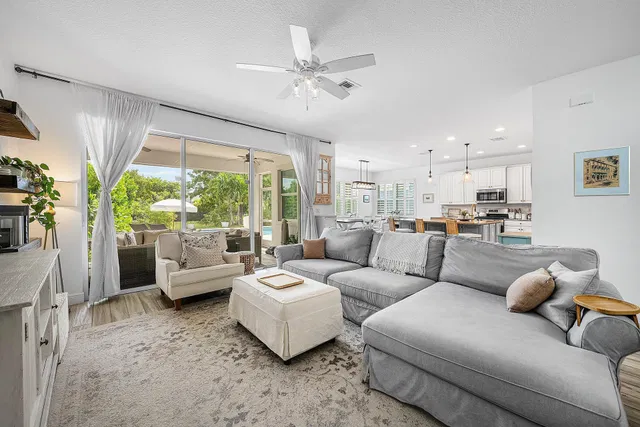 Residence photo 11