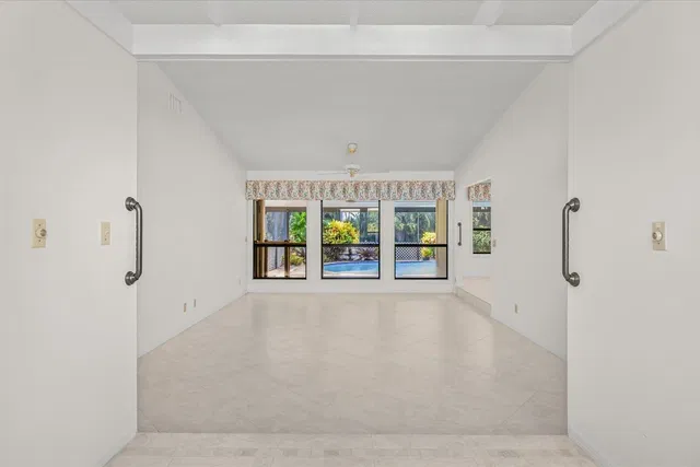  Residence photo 7