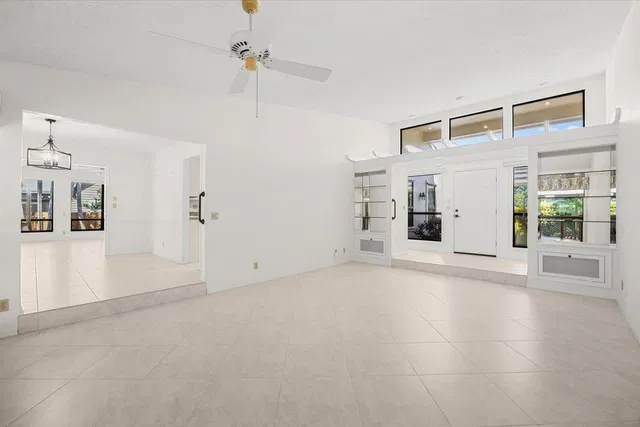  Residence photo 8