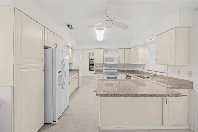  Residence photo 11