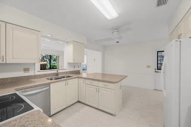  Residence photo 13
