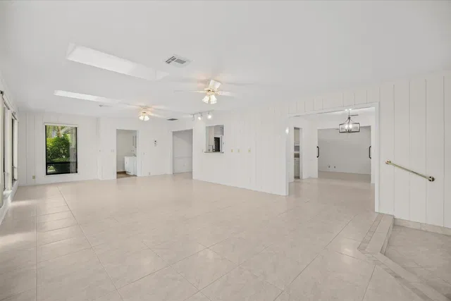  Residence photo 15