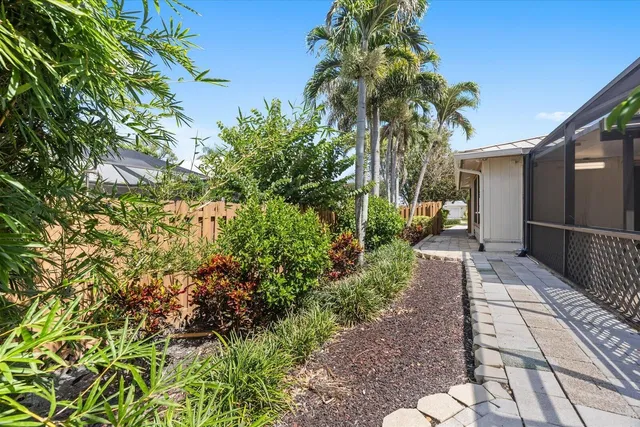 Residence photo 34