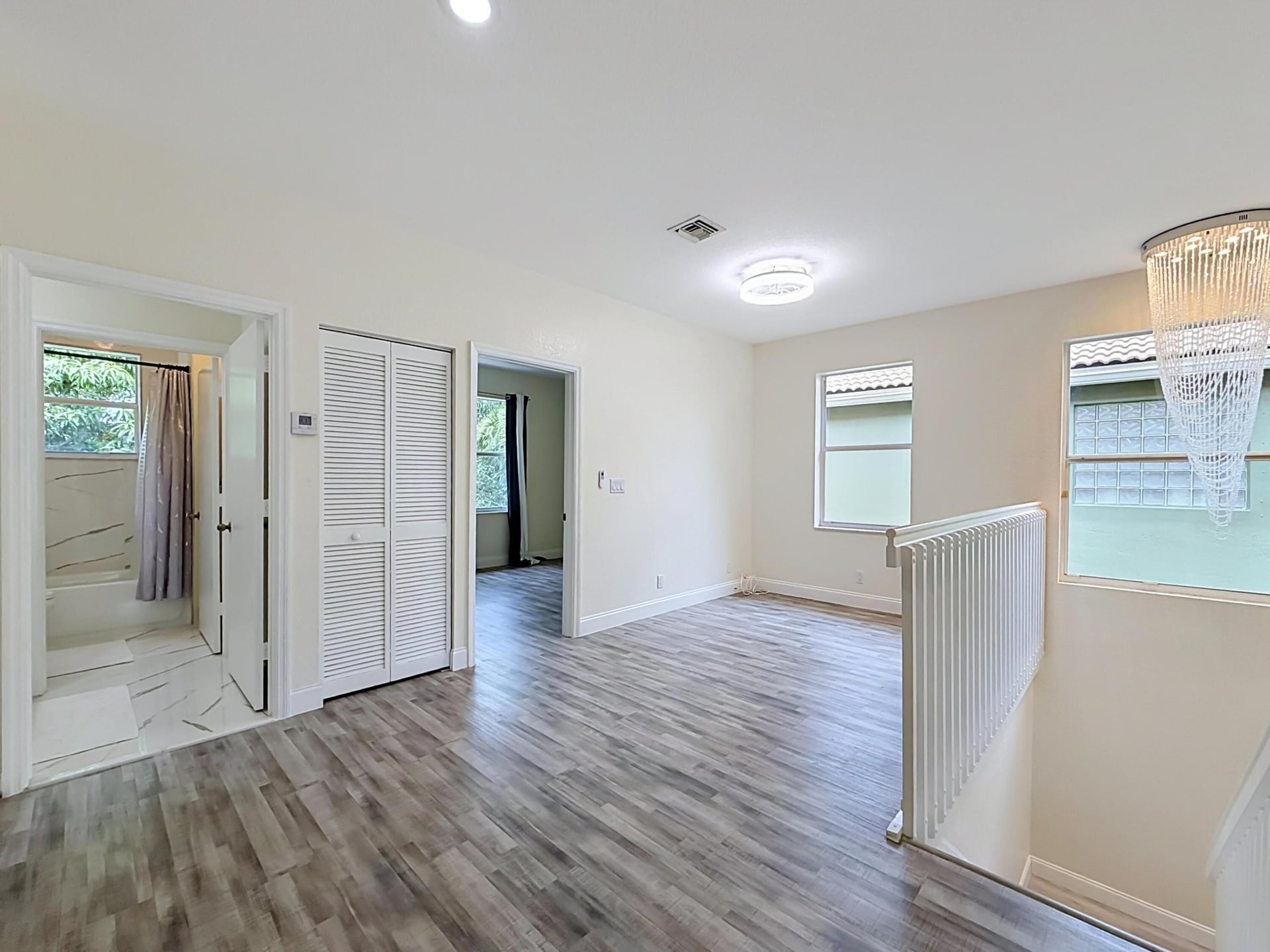 Residence photo 16