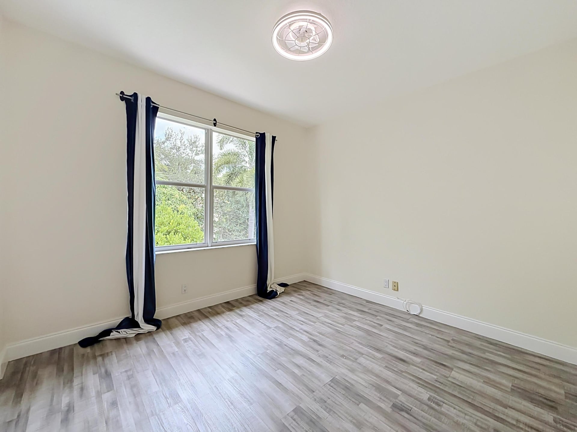 Residence photo 19