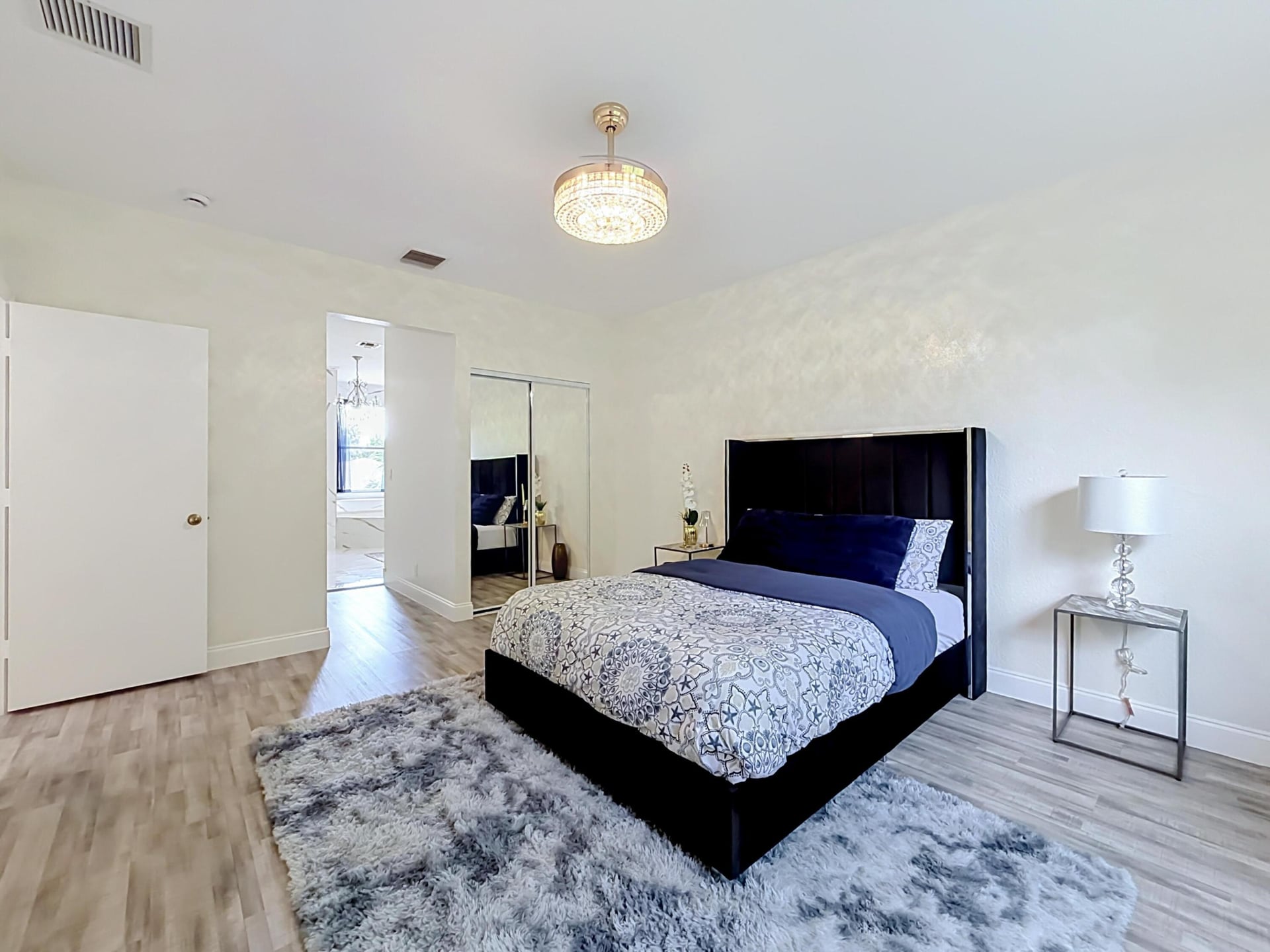 Residence photo 24