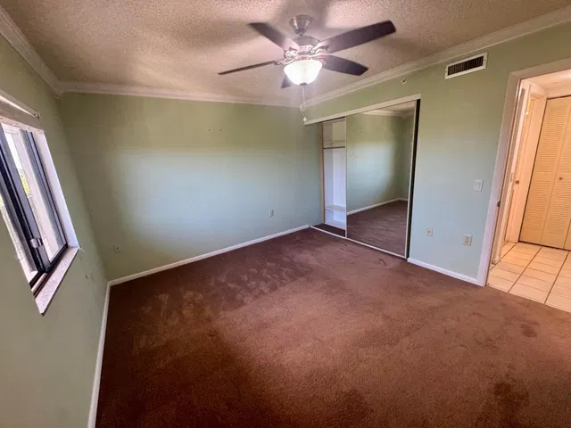 Unit 405 photo 2