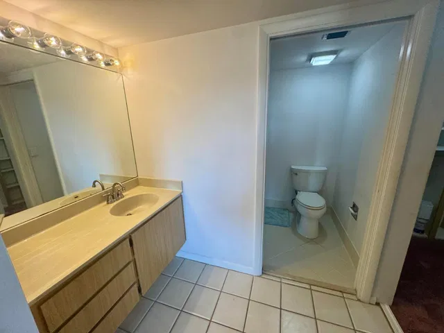 Unit 405 photo 16