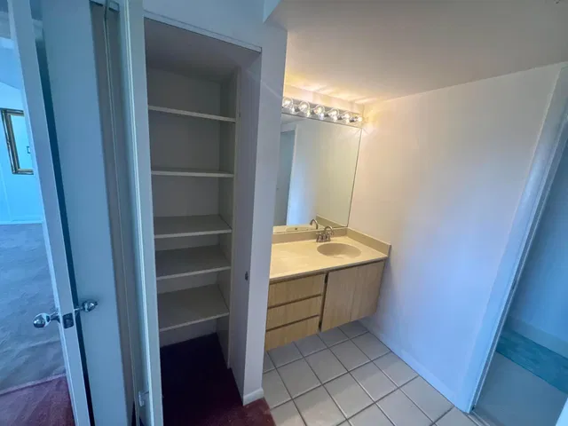 Unit 405 photo 21