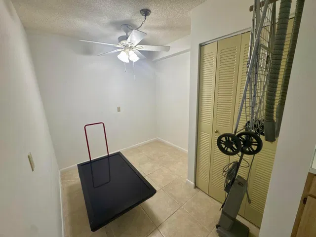 Unit 405 photo 24