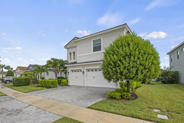 Residence photo 2