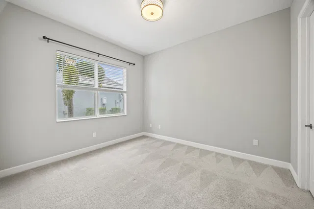 Residence photo 30