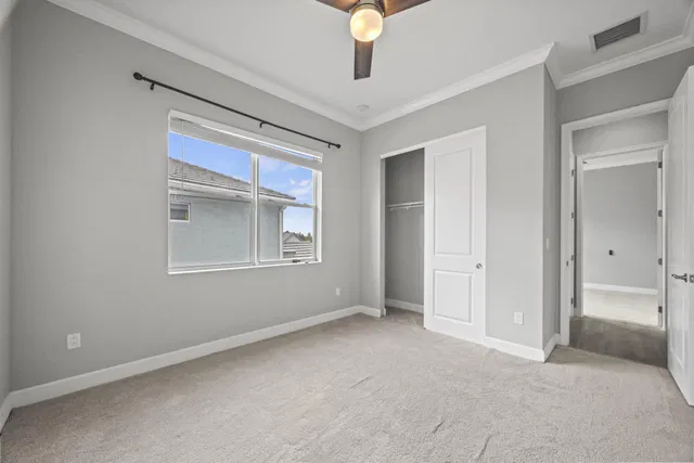 Residence photo 61
