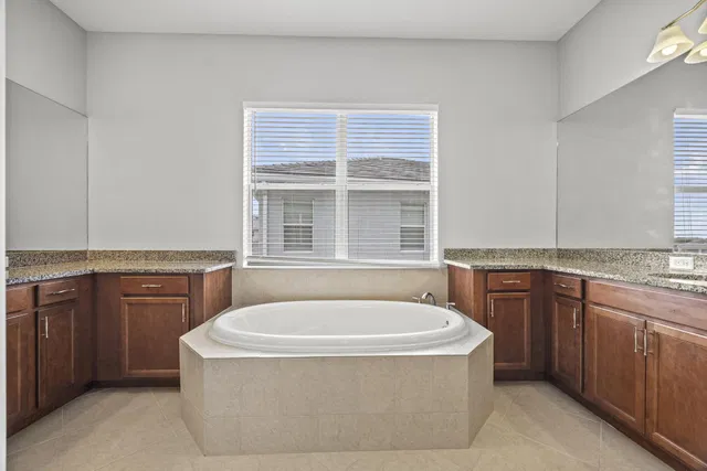 Residence photo 78