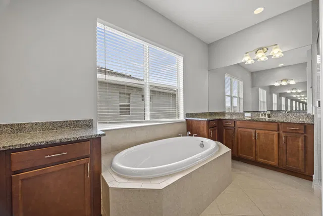Residence photo 79