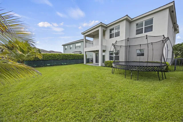 Residence photo 86