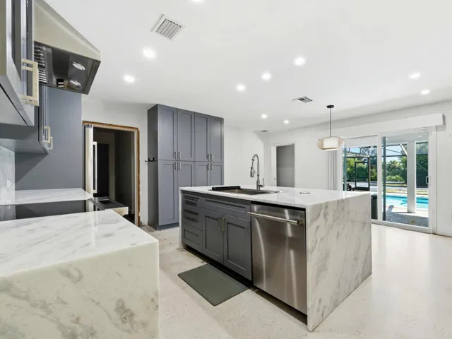 Rocky Point Residence photo 10