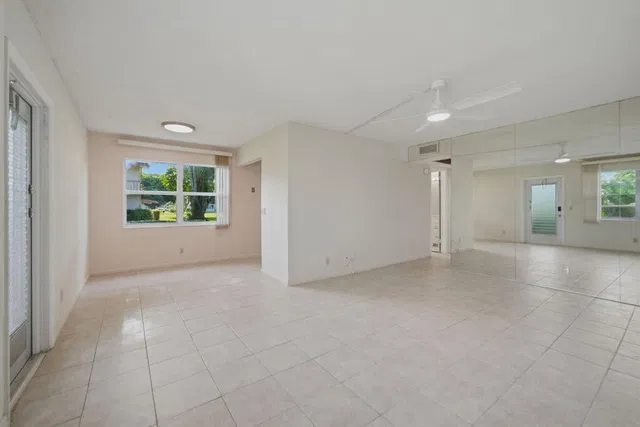 Unit 132 photo 3