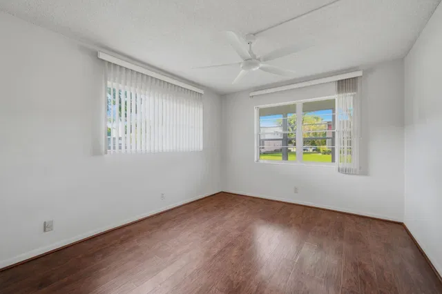 Unit 132 photo 11