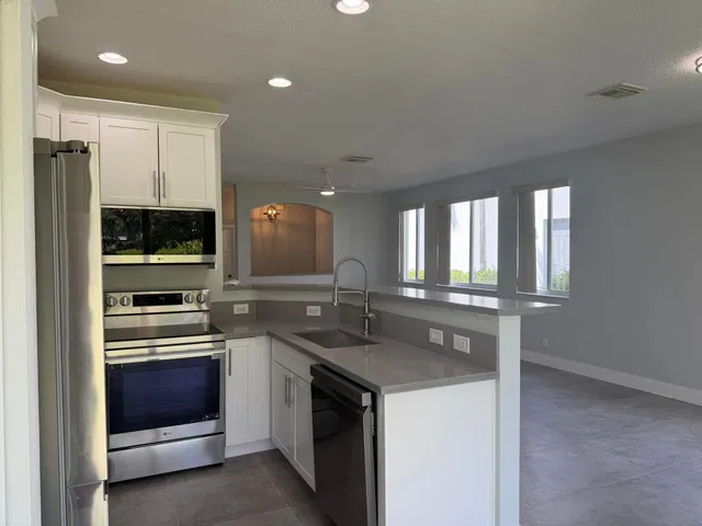  Residence photo 5