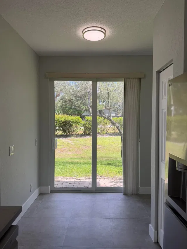  Residence photo 9