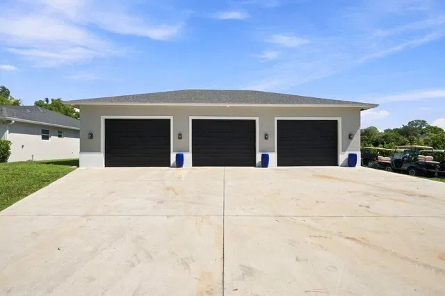  Residence photo 4