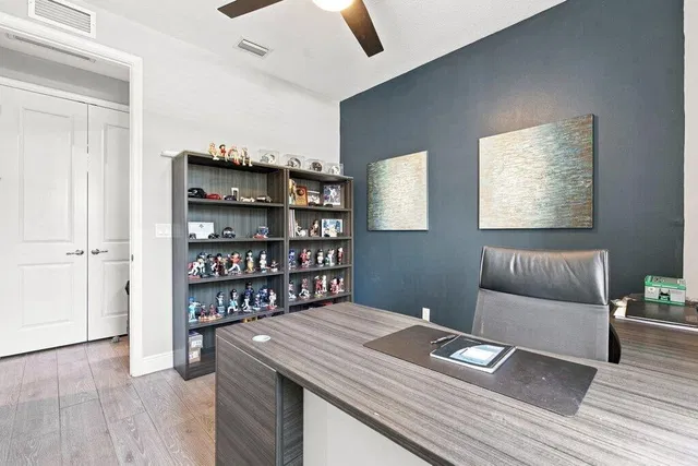  Residence photo 51