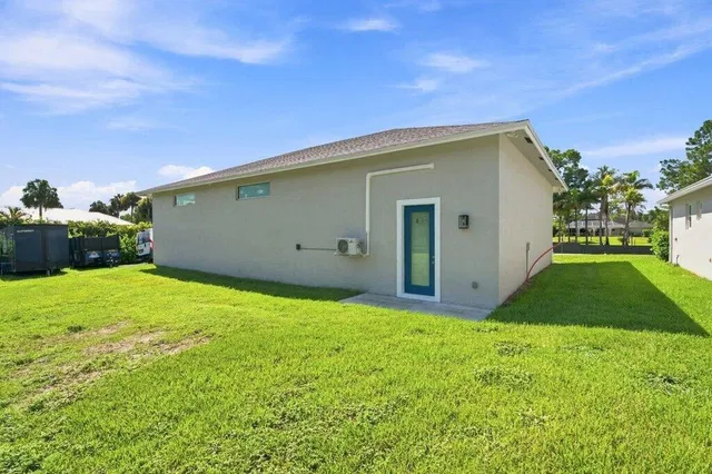  Residence photo 90