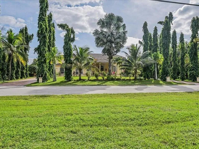 Residence photo 4