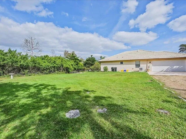 Residence photo 96